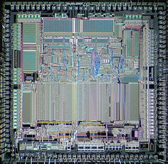 246px-Motorola_68020_die.JPG