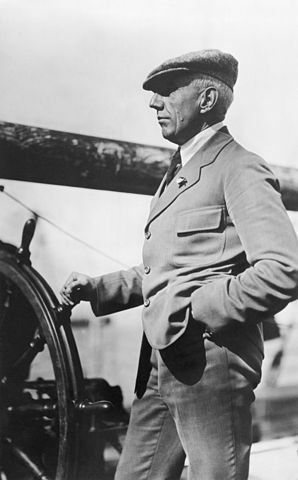 298px-Roald_Amundsen2.jpg