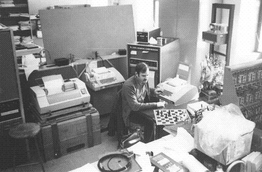 3-1.Arnold.Columbia_University_Computer_Lab.Ostrich.1972.102645382.NEWBORN.jpg