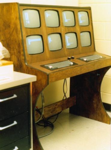 3-1.Eight_screen_termimal_OSTRICH.ACM_NACCC_13.Dallas.1982.102645425.NEWBORN.lg.jpg