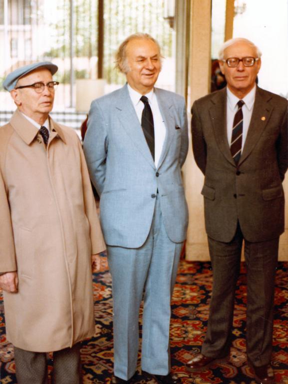 3-1_and_3-3.Reshevsky_Fine_Botvinnik.WCCC_4.New_York.1983.102645351.NEWBORN.jpg