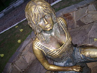320px-Escultura_Bardot.JPG