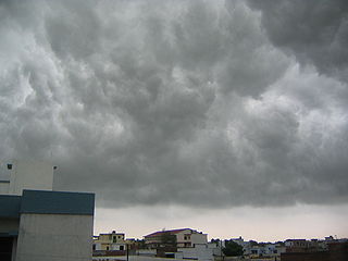 320px-Monsoon_clouds_Lucknow.JPG