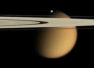 320px-PIA08391_Epimetheus,_Rings_and_Titan.jpg