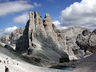 320px-Torri_del_Vaiolet.JPG