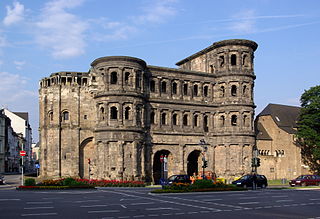 320px-Trier_Porta_Nigra_BW_1.JPG