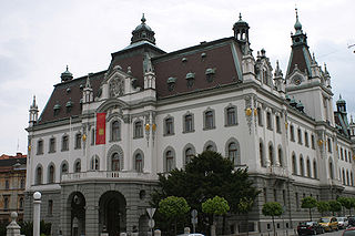 320px-Univerza_Ljubljana.jpg