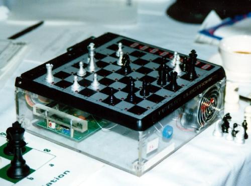 4-2.Fidelity_Chess_Machine.WCCC.Edmonton.1989.102645423.NEWBORN.lg.jpg