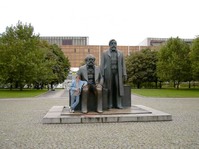 5.18-ThomasMarxEngels.jpg
