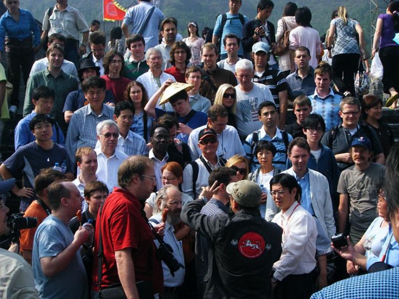 Group2008ChineseWall.jpg